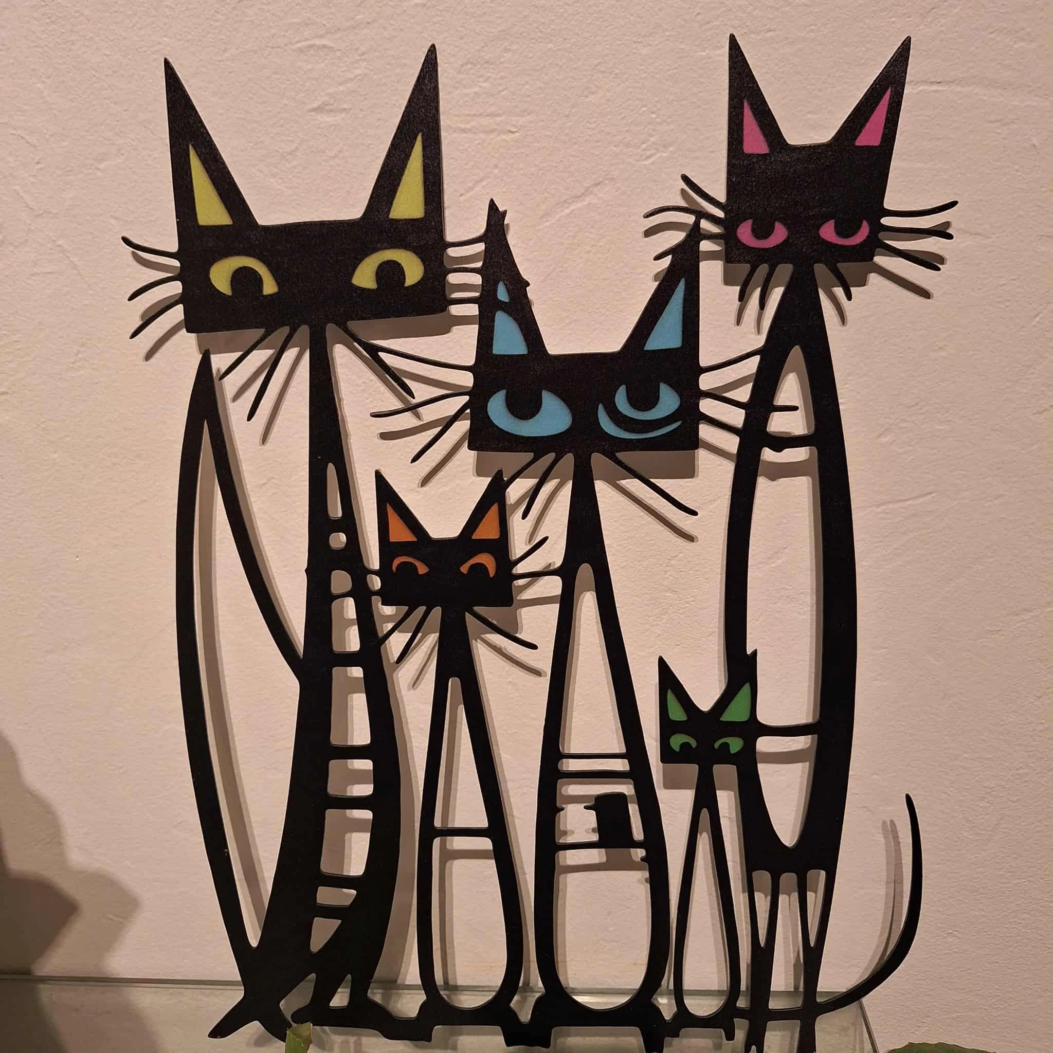 Muurplaat “Familie katten” – Metaalkunst en katachtige tederheid – photo 11